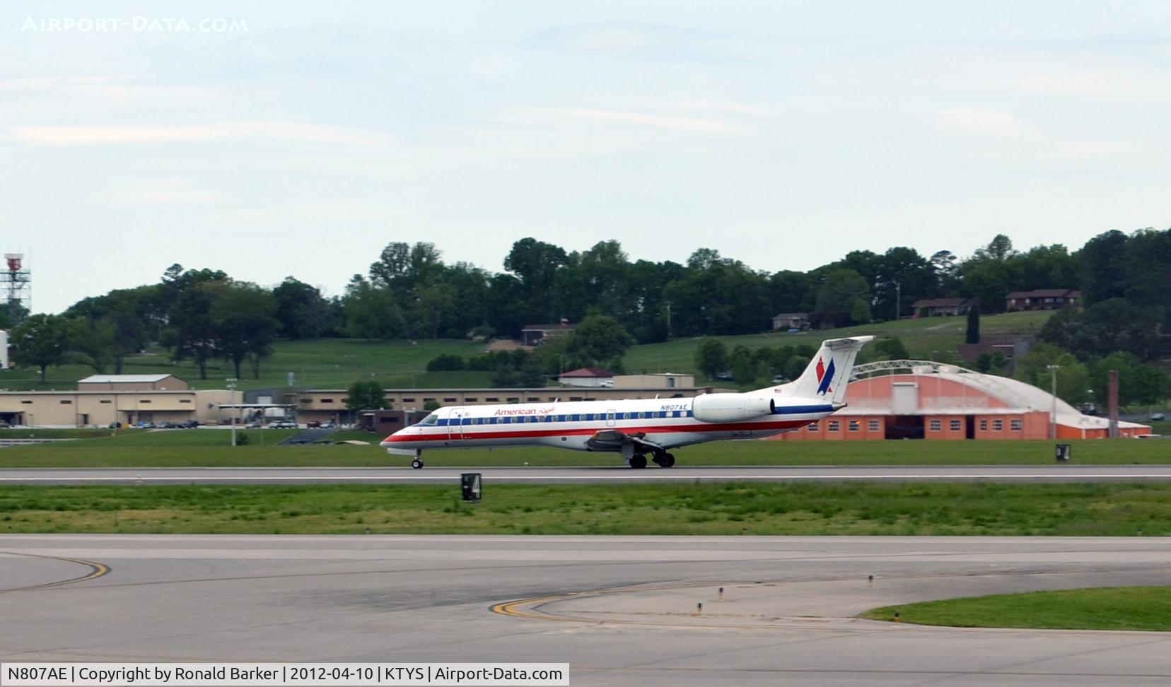 N807AE, 2001 Embraer ERJ-140LR (EMB-135KL) C/N 145506, Landin TYS