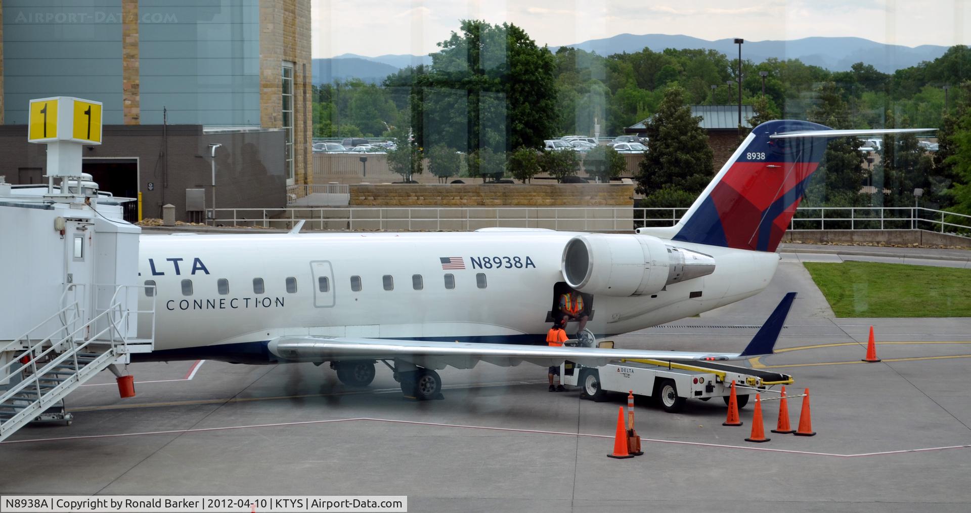 N8938A, 2004 Bombardier CRJ-200 (CL-600-2B19) C/N 7938, TYS, TN
