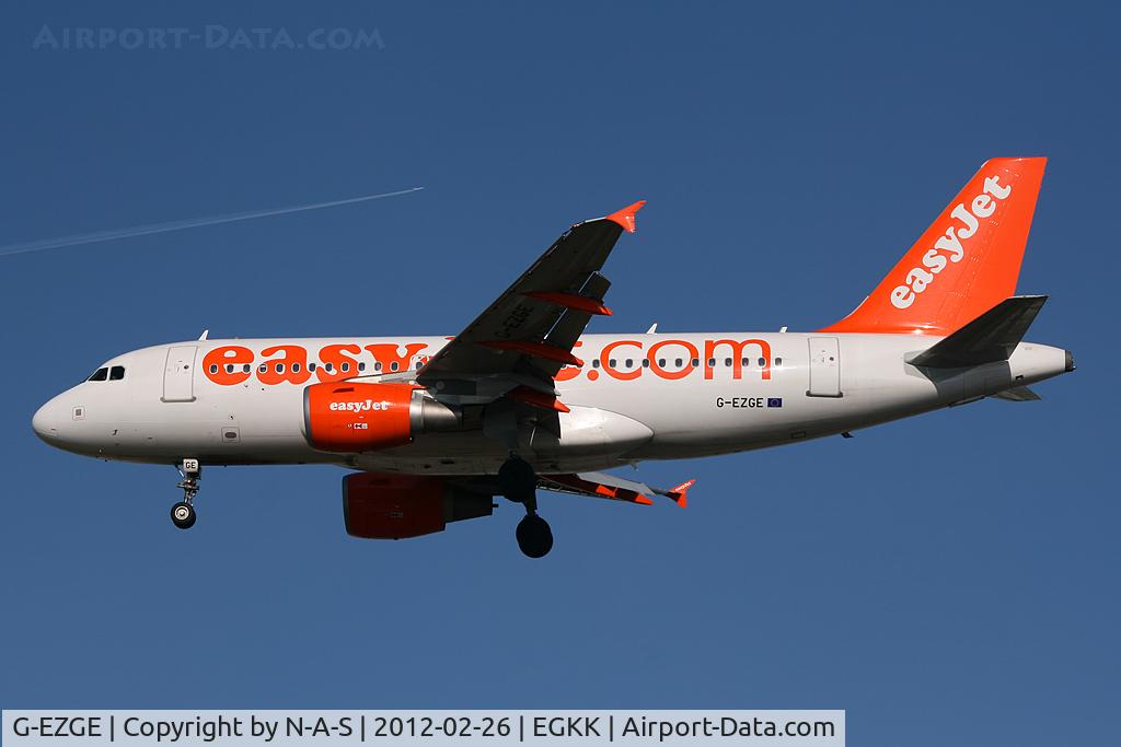 G-EZGE, 2011 Airbus A319-111 C/N 4624, Short final