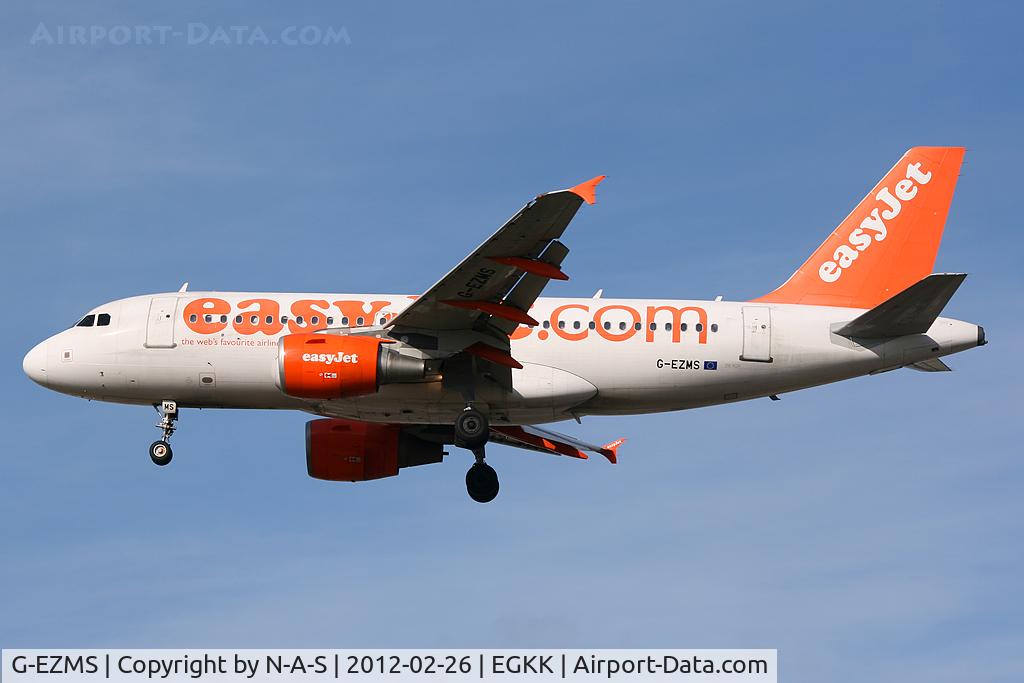 G-EZMS, 2004 Airbus A319-111 C/N 2378, Short final