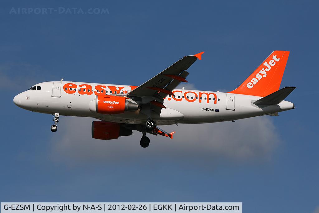 G-EZSM, 2003 Airbus A319-111 C/N 2062, Short final