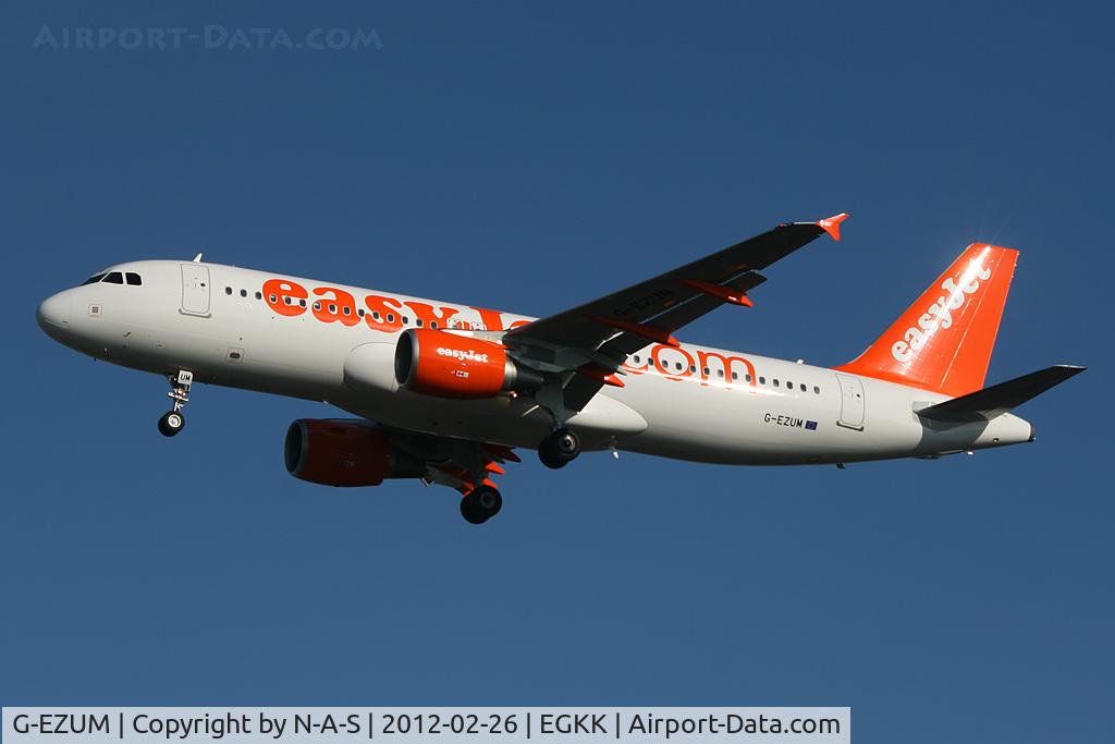 G-EZUM, 2012 Airbus A320-214 C/N 5020, Short final