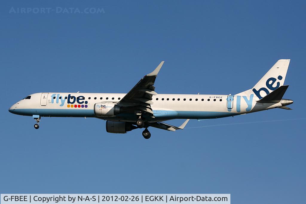 G-FBEE, 2007 Embraer 195LR (ERJ-190-200LR) C/N 19000093, Short final