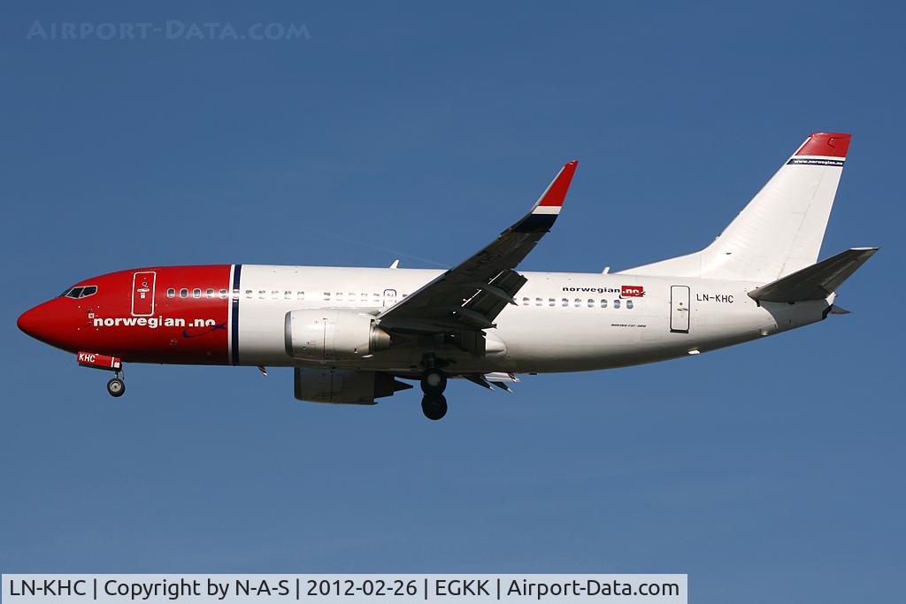 LN-KHC, 1998 Boeing 737-31S C/N 29265, Short final