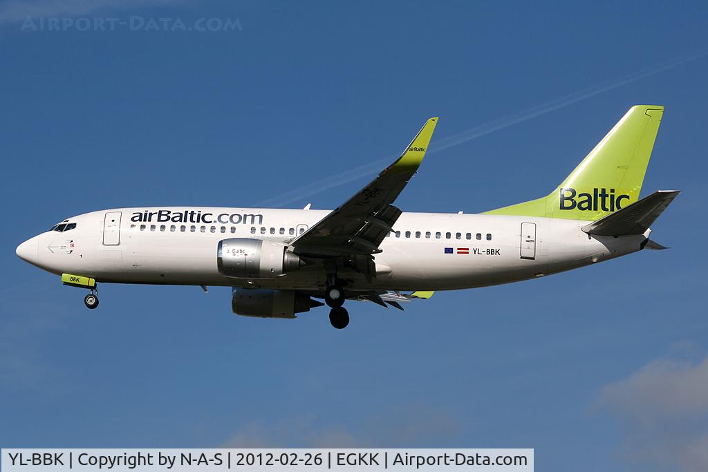 YL-BBK, 1998 Boeing 737-33V C/N 29332, Short final