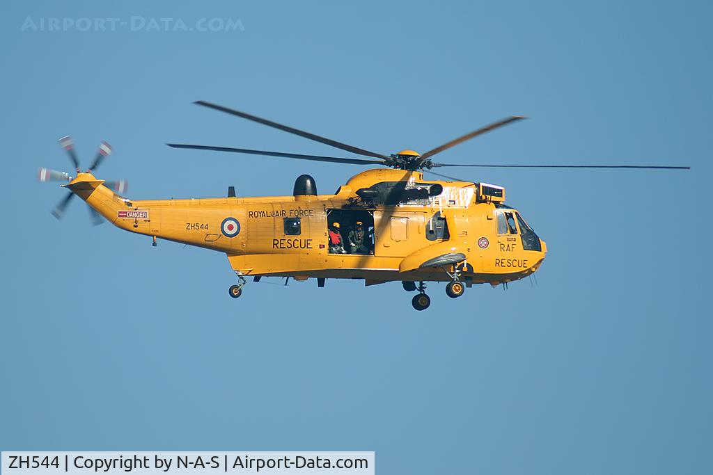 ZH544, Westland Sea King HAR.3A C/N WA1010, Low flying past my house