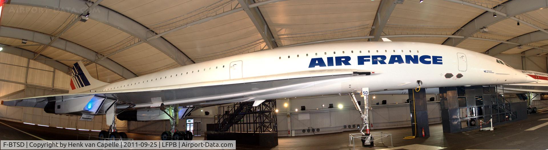 F-BTSD, 1978 Aerospatiale-BAC Concorde 101 C/N 13, Concorde 101 F-BTSD in its purpose built hangar at the Musee de l' Air et l' Espace at le Bourget airport in Paris.
Stitched together from 3 separate foto's.