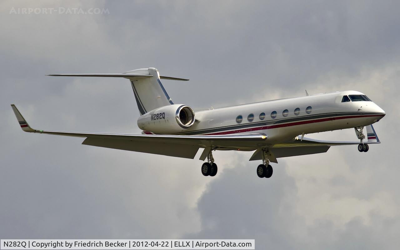 N282Q, 2005 Gulfstream Aerospace GV-SP (G550) C/N 5090, on final RW24