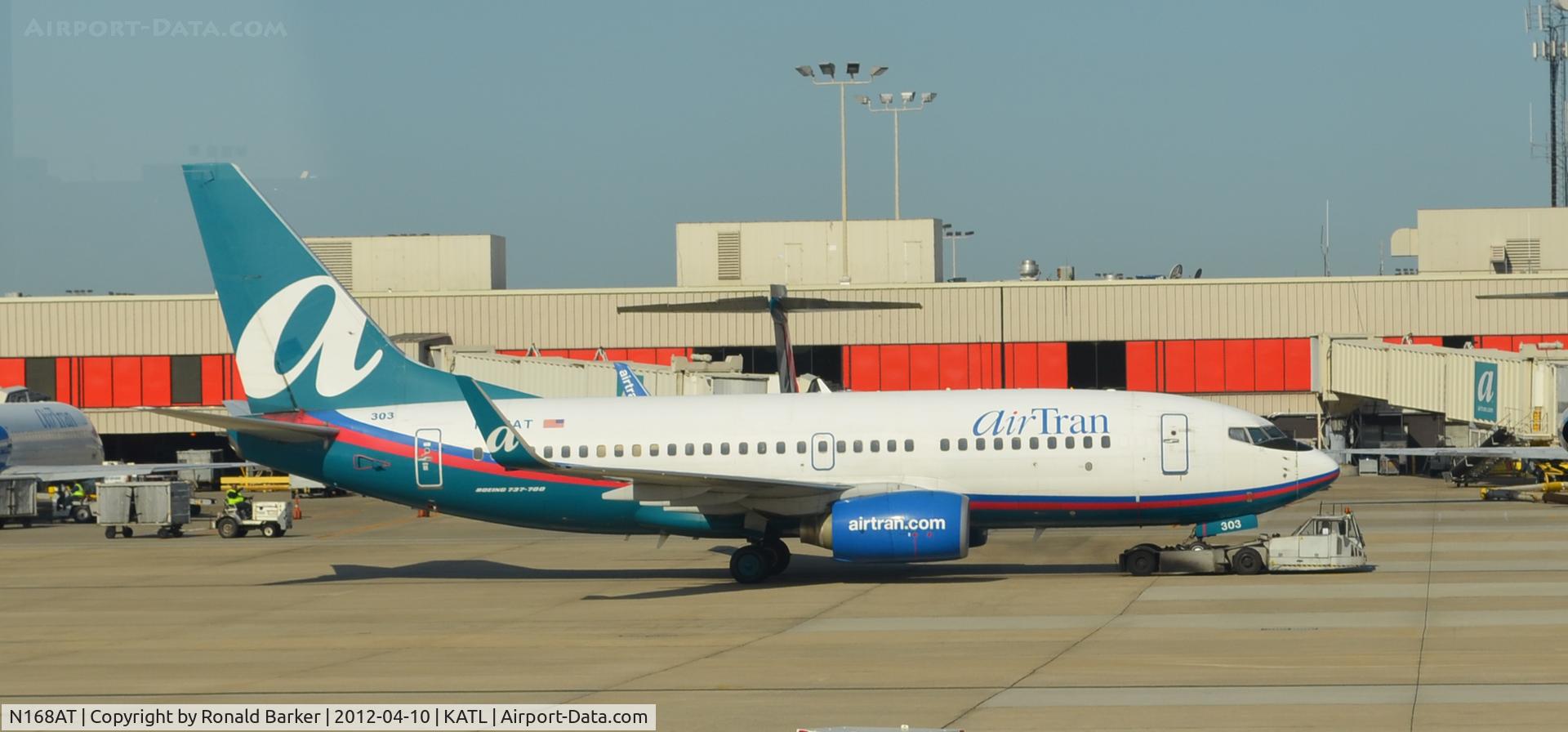 N168AT, 2004 Boeing 737-76N C/N 32653, Towed ATL