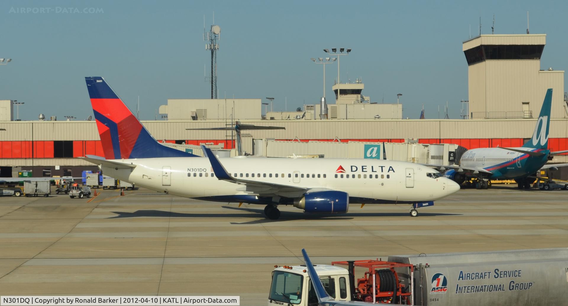 N301DQ, 2008 Boeing 737-732 C/N 29687, Taxi ATL