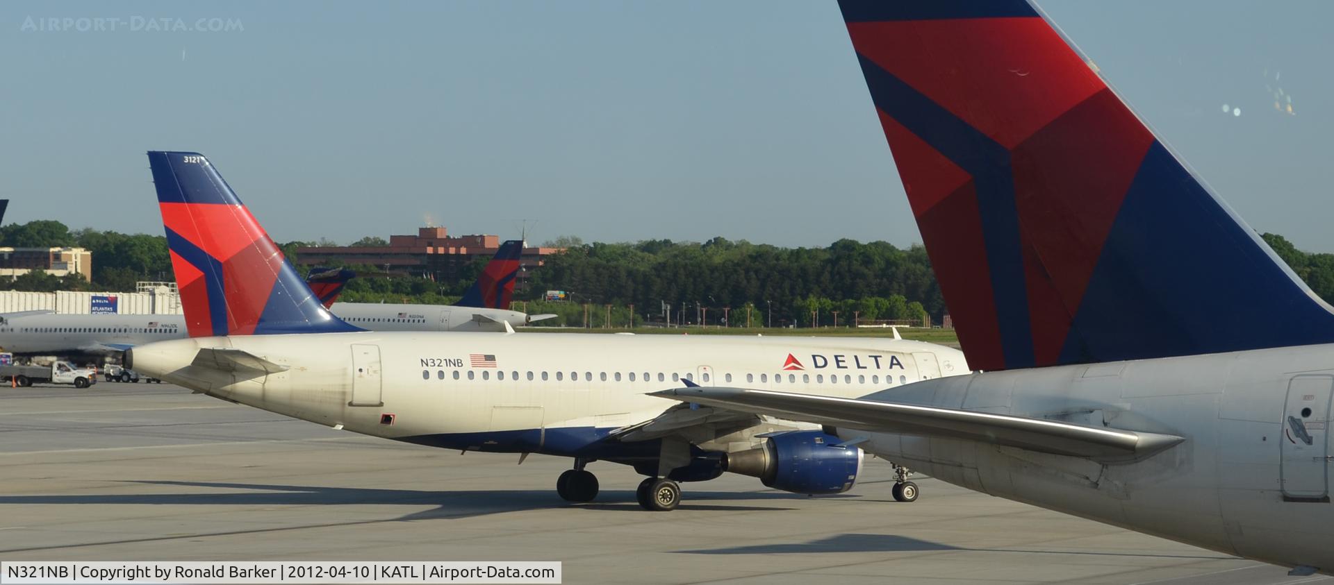 N321NB, 2001 Airbus A319-114 C/N 1414, Taxi ATL