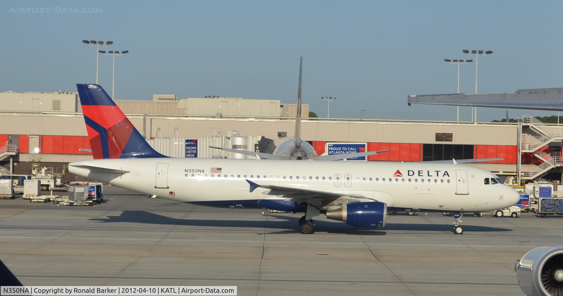 N350NA, 1993 Airbus A320-212 C/N 418, Taxi ATL