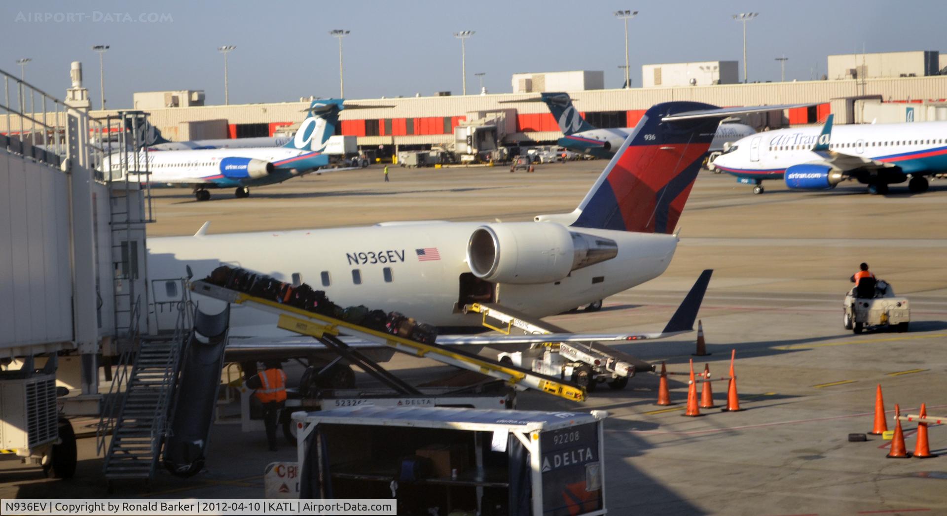 N936EV, 2005 Bombardier CRJ-200ER (CL-600-2B19) C/N 8038, ATL, GA