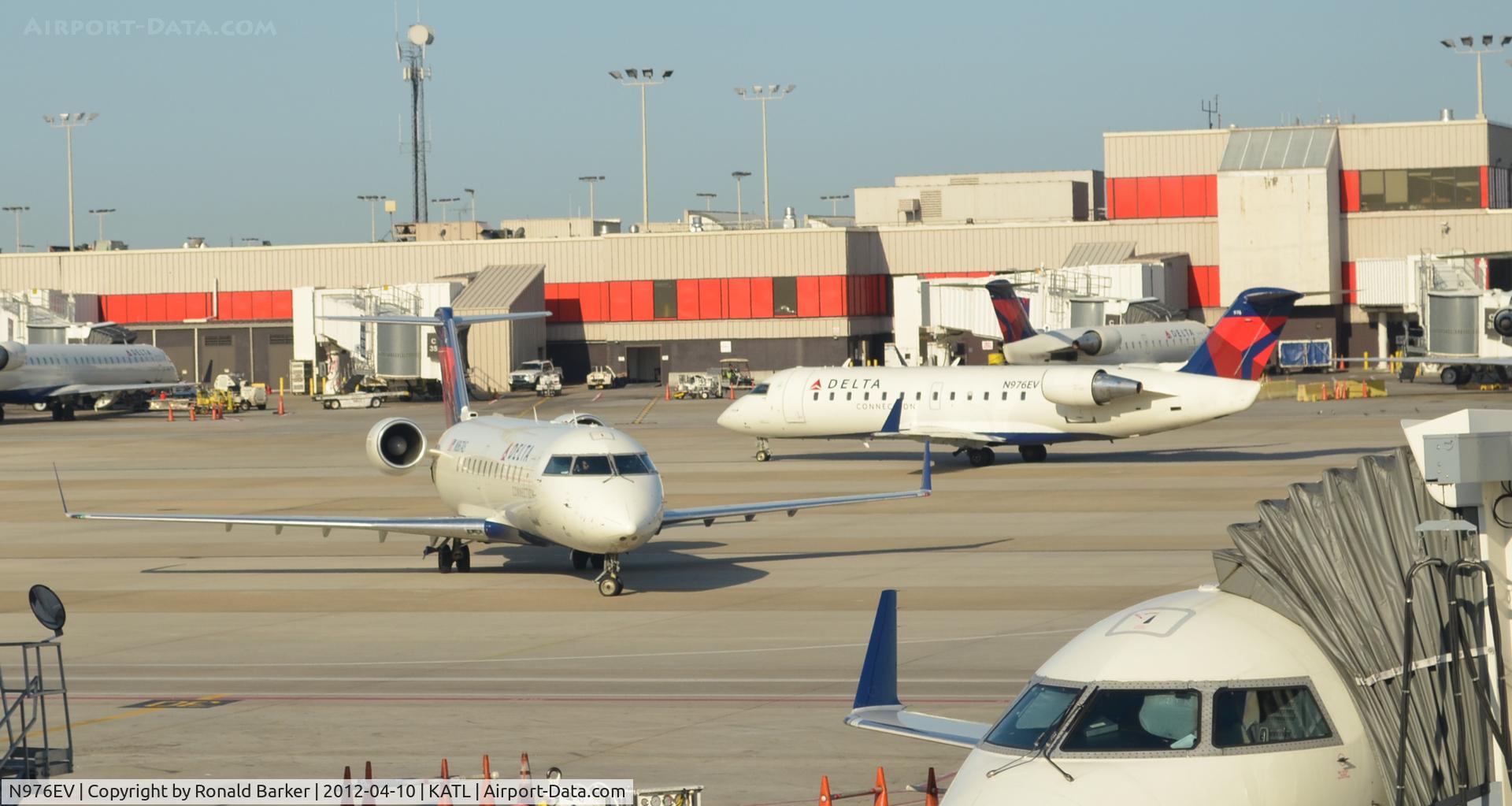 N976EV, 2001 Bombardier CRJ-200ER (CL-600-2B19) C/N 7601, ATL, GA