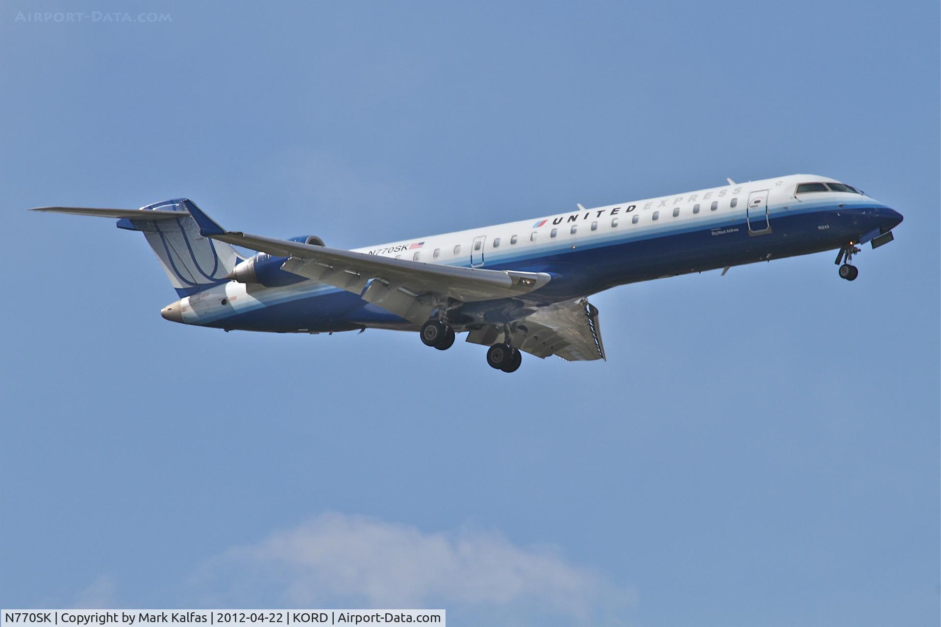 N770SK, 2006 Canadair CL-600-2C10 Regional Jet CRJ-700 C/N 10243, SkyWest/United Express Bombardier CRJ7, SKW5574 arriving from Eppley Airfield Omaha/KOMA, RWY 10 approach KORD
