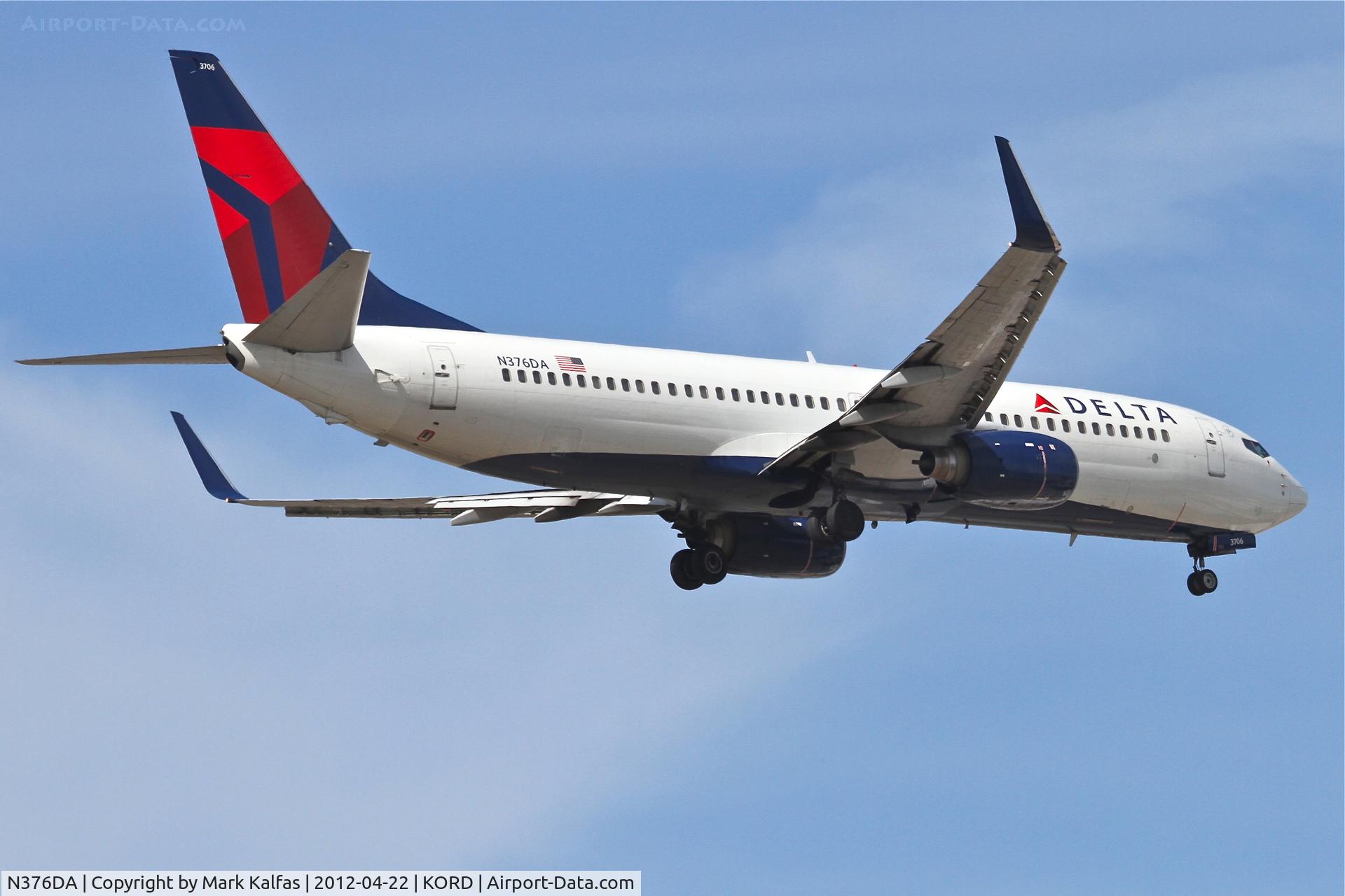 N376DA, 1999 Boeing 737-832 C/N 29624, Delta Airlines Boeing 737-832, DAL8889 arriving from KMSP, RWY 10 approach KORD.