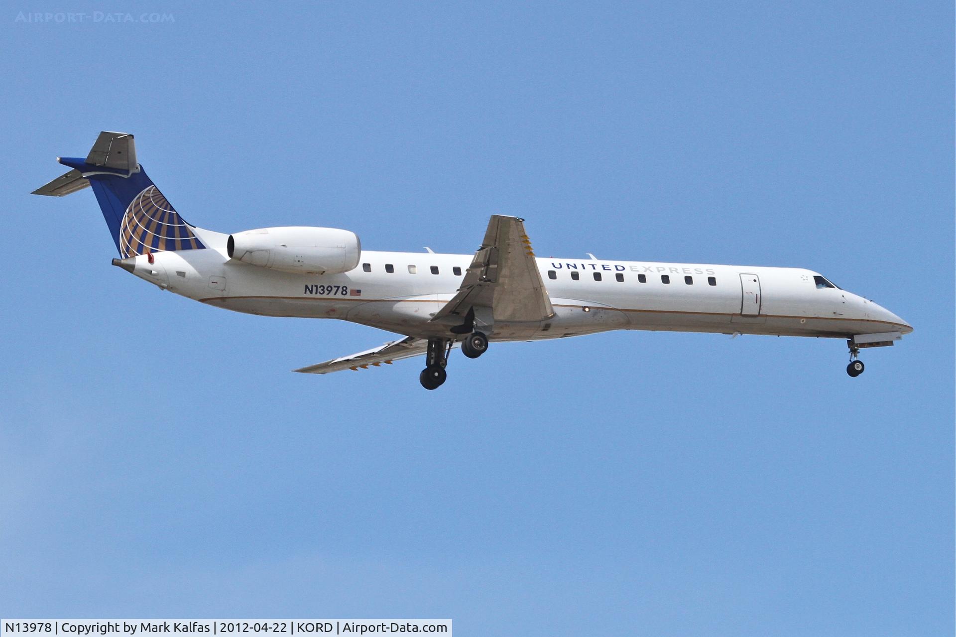 N13978, 1999 Embraer EMB-145LR C/N 145180, ExpressJet/United Express Embraer EMB-145LR, ASQ6153 arriving from  Montreal-Trudeau/CYUL, RWY 10 approach KORD.