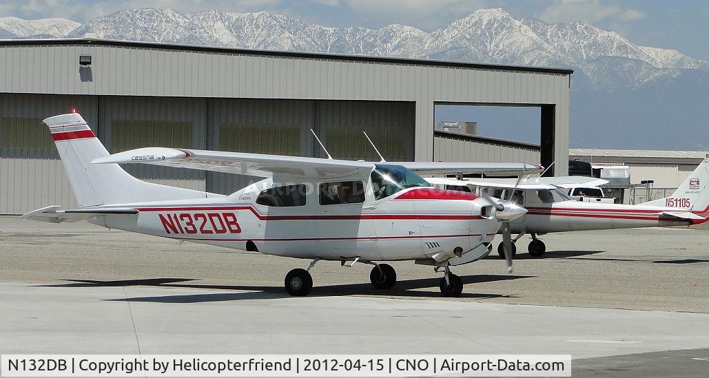 N132DB, 1978 Cessna T210M Turbo Centurion C/N 21062466, Taxiing towards the runway