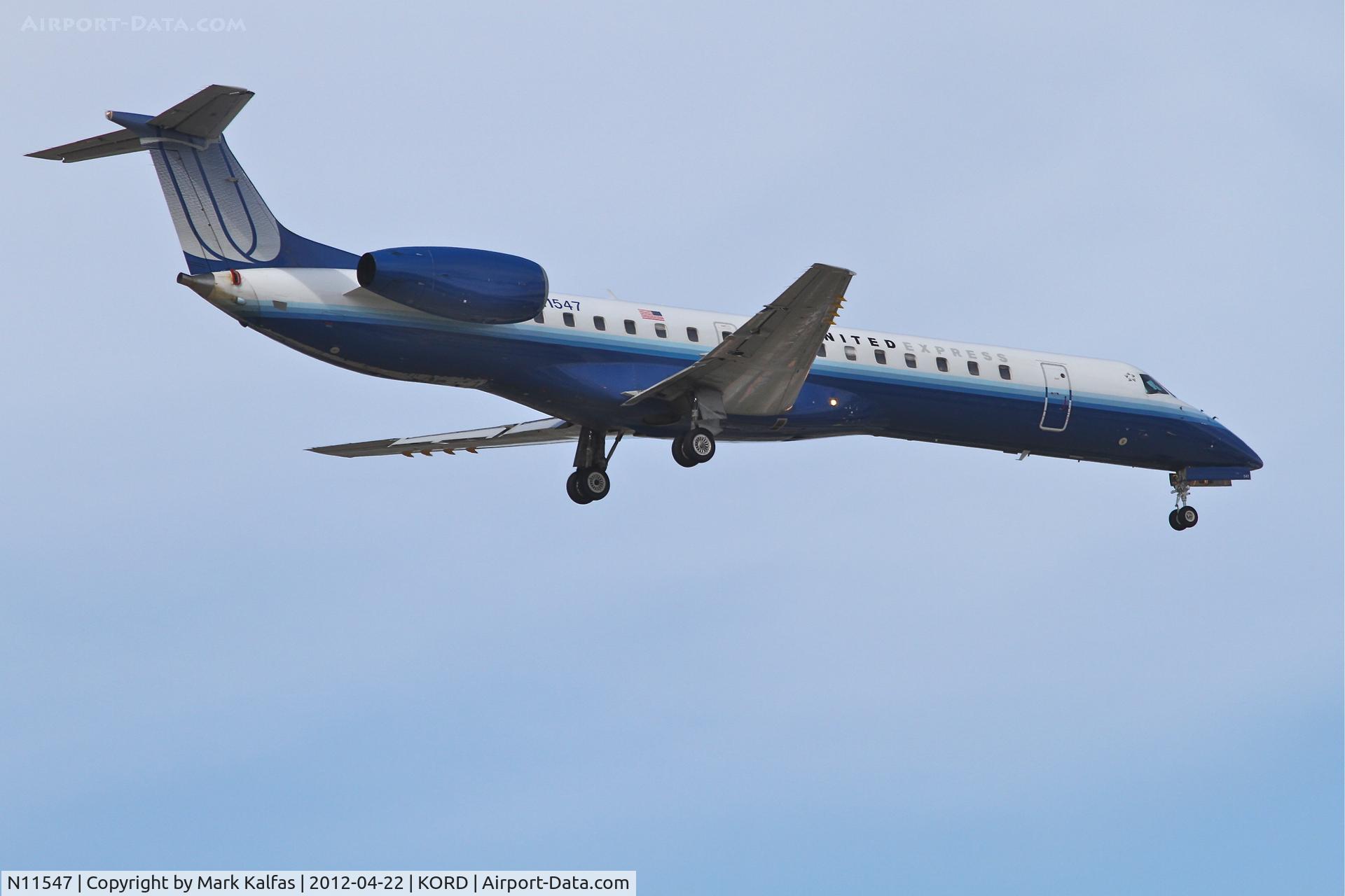 N11547, 2002 Embraer ERJ-145LR (EMB-145LR) C/N 145563, ExpressJet Airlines/United Express, ASQ5841 arriving from KFSD, RWY 10 approach KORD.