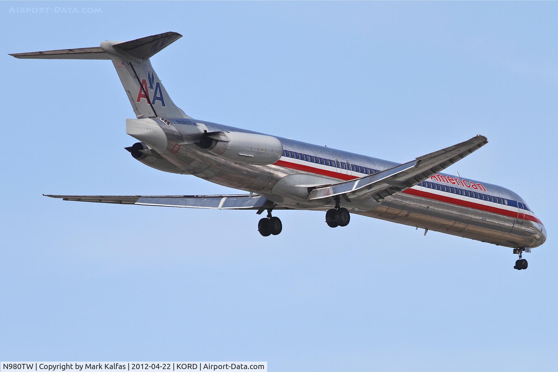 N980TW, 1999 McDonnell Douglas MD-83 (DC-9-83) C/N 53630, American Airlines MD-83, AAL1131 arriving from Orlando International Airport/KMCO, RWY 10 approach KORD.