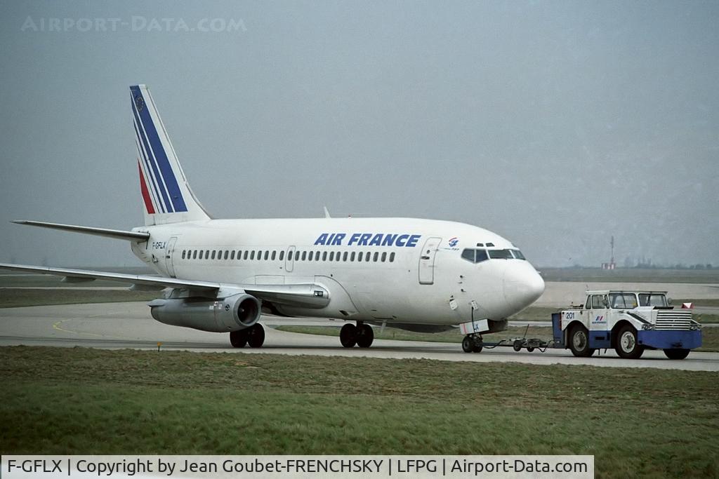 F-GFLX, 1981 Boeing 737-2K5 C/N 22598, old 