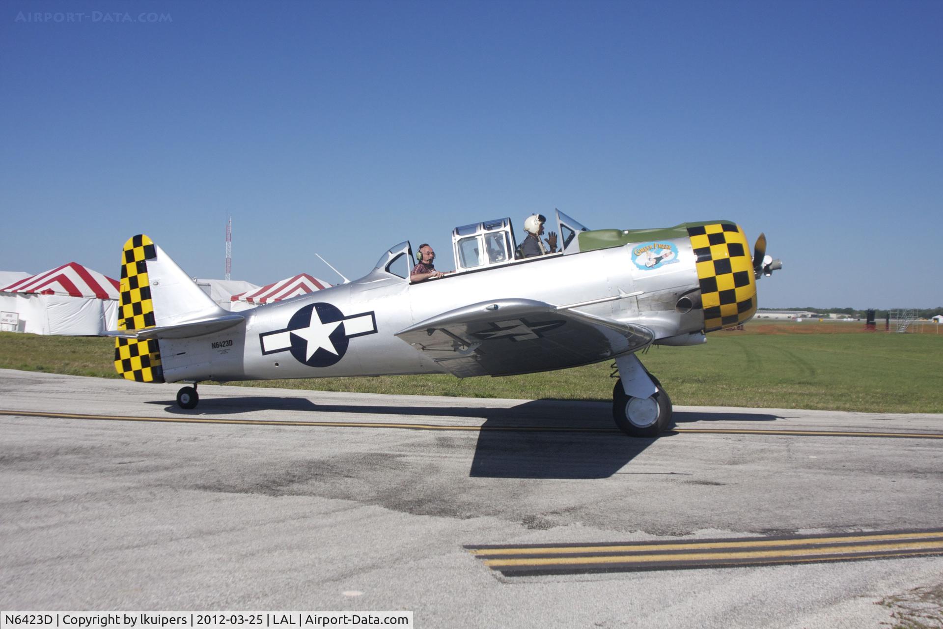 N6423D, 1941 North American SNJ-4 Texan C/N 88-13519, At Sun 'n Fun 2012