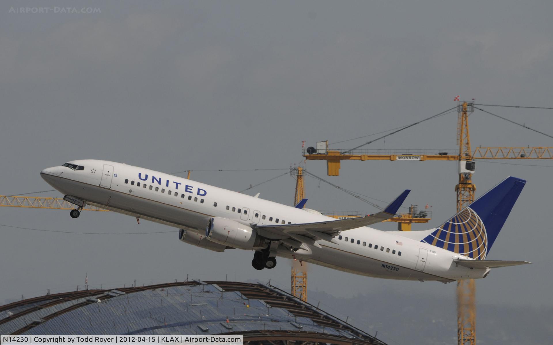 N14230, 1999 Boeing 737-824 C/N 28794, At LAX