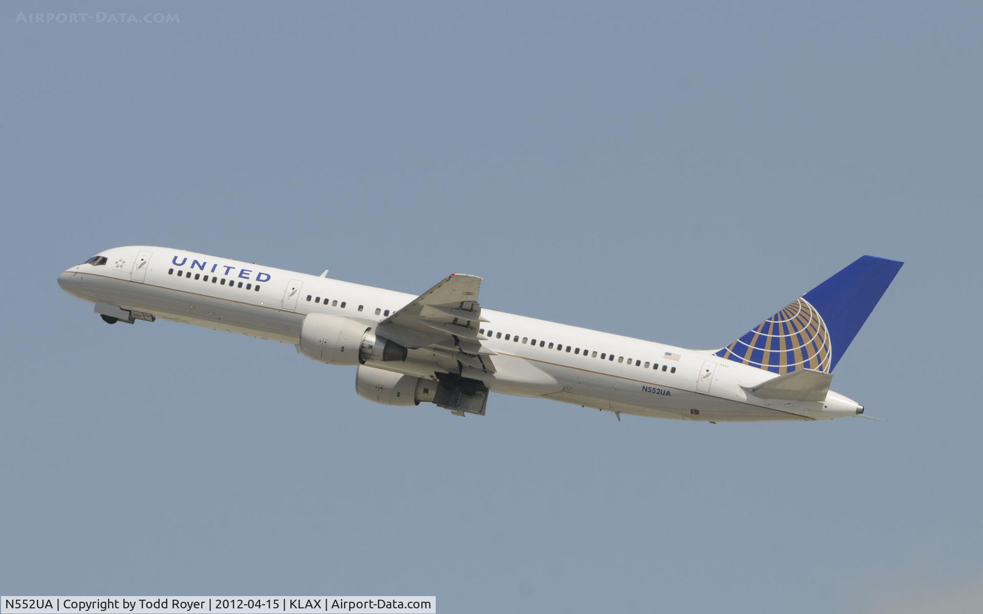 N552UA, 1992 Boeing 757-222 C/N 26641, Departing LAX on 25R