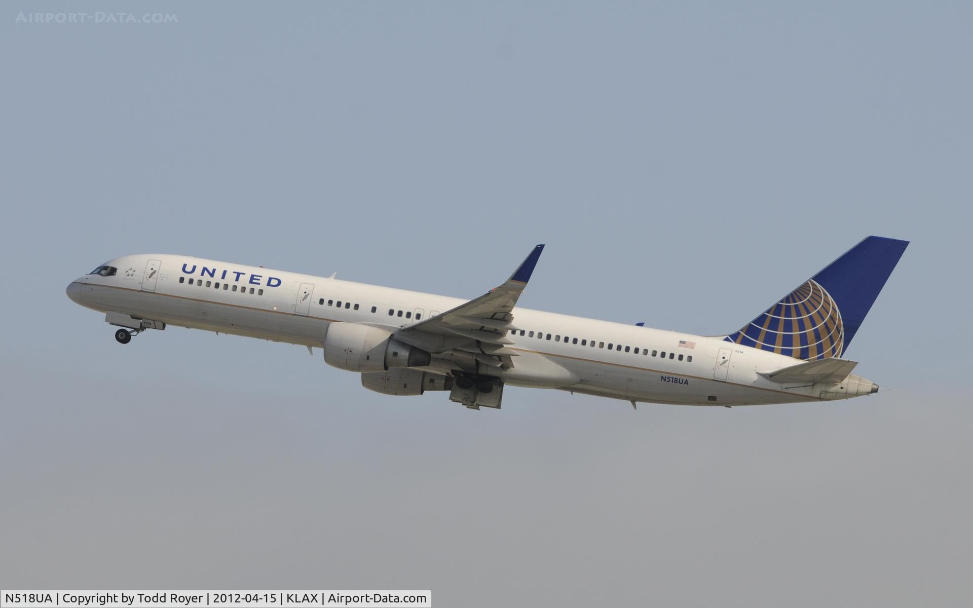 N518UA, 1990 Boeing 757-222 C/N 24871, Departing LAX on 25R