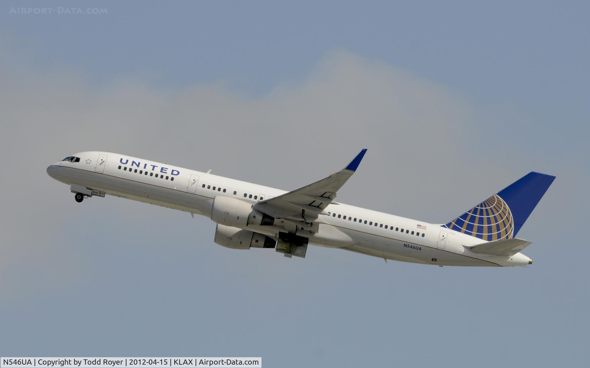 N546UA, 1991 Boeing 757-222 C/N 25367, Departing LAX on 25R