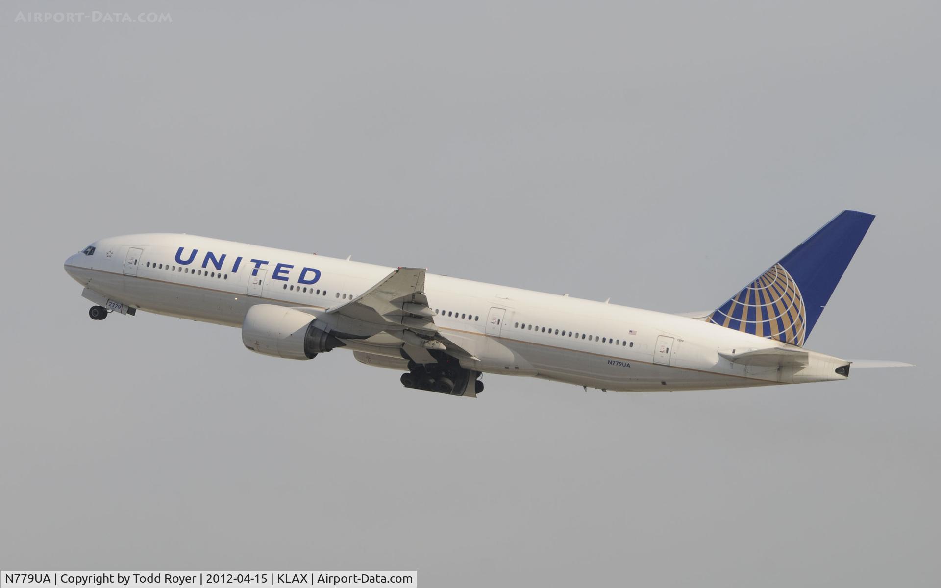 N779UA, 1996 Boeing 777-222 C/N 26941, Departing LAX on 25R