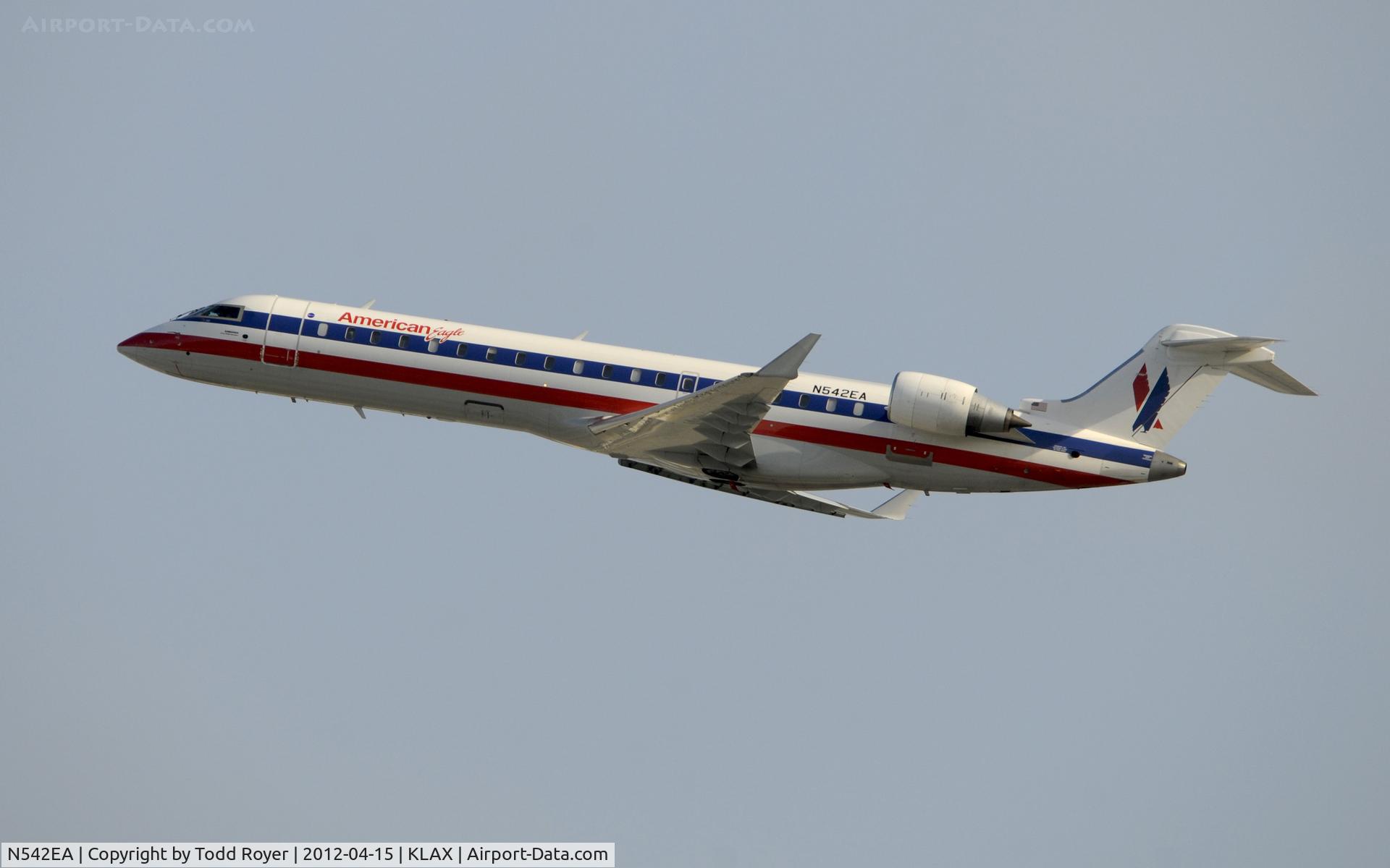 N542EA, Bombardier CRJ-702 (CL-600-2C10) Regional Jet C/N 10321, Departing LAX on 25R