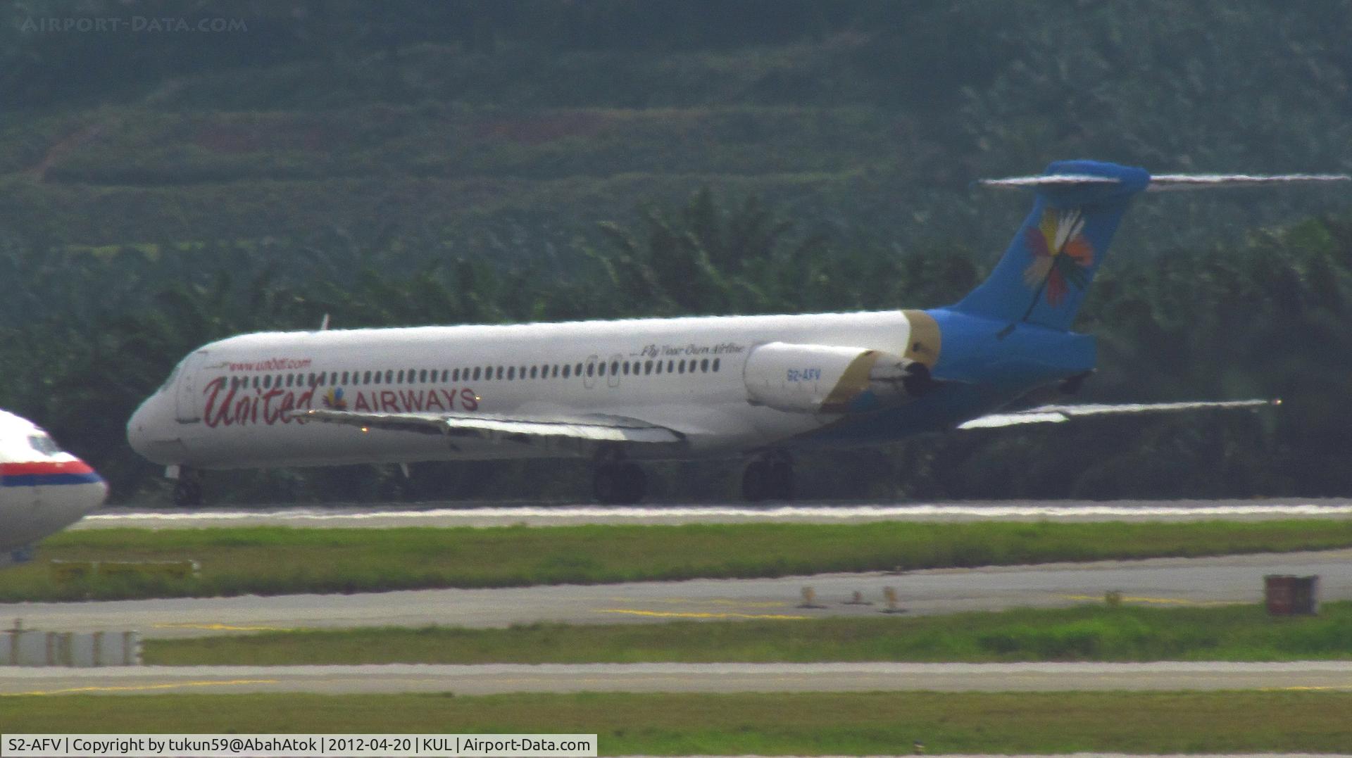 S2-AFV, 1993 McDonnell Douglas MD-83 (DC-9-83) C/N 53377, United Airways