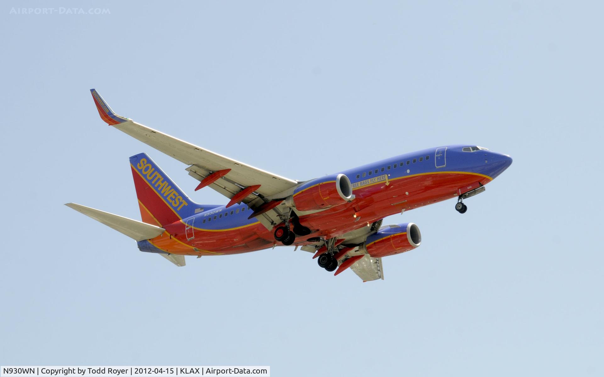 N930WN, 2009 Boeing 737-7H4 C/N 36636, Arriving at LAX on 24R