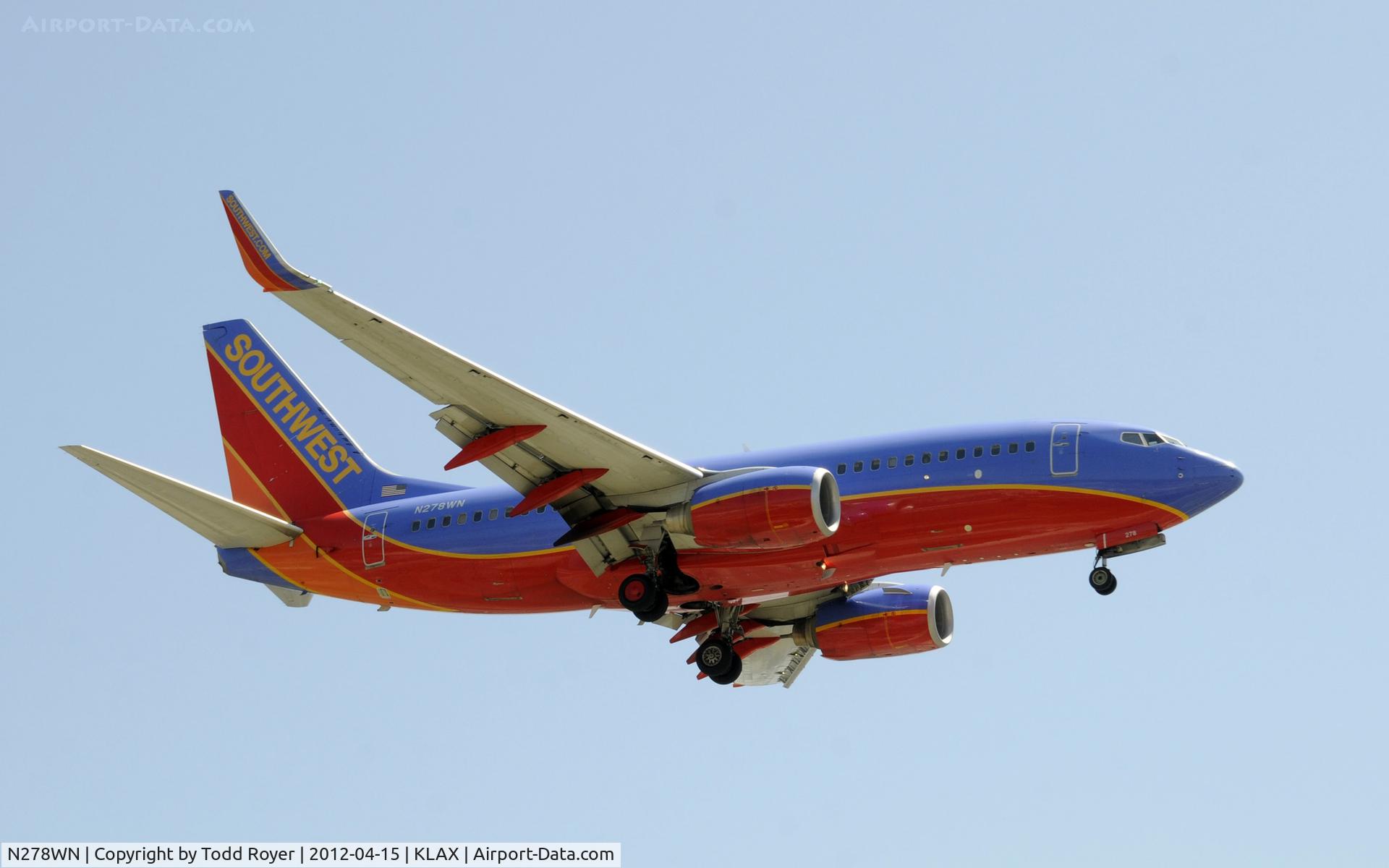 N278WN, 2007 Boeing 737-7H4 C/N 36441, Arriving at LAX on 24R