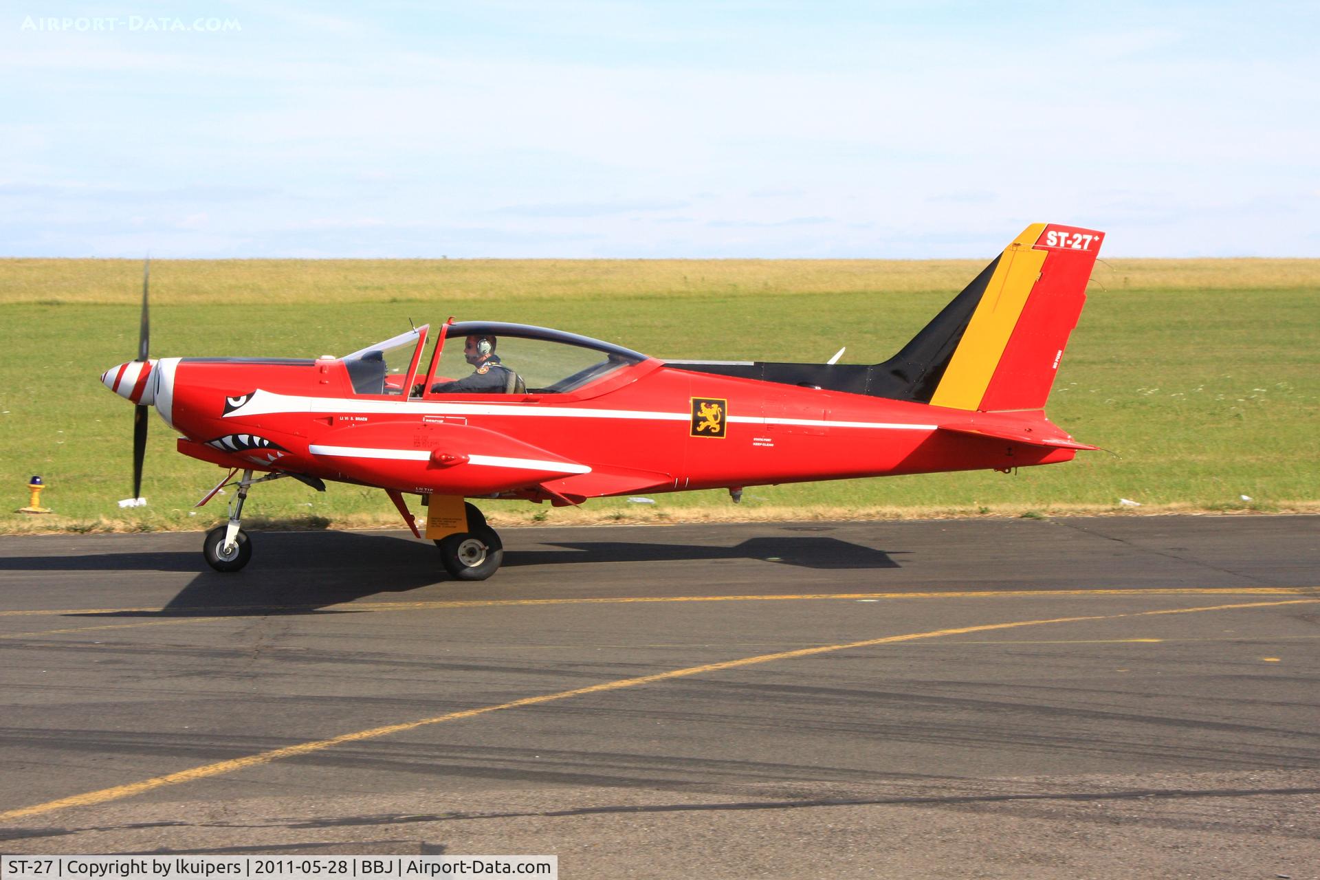 ST-27, SIAI-Marchetti SF-260M C/N 10-27, On its way to a display at Aviation Expo Europe on Bitburg Airport