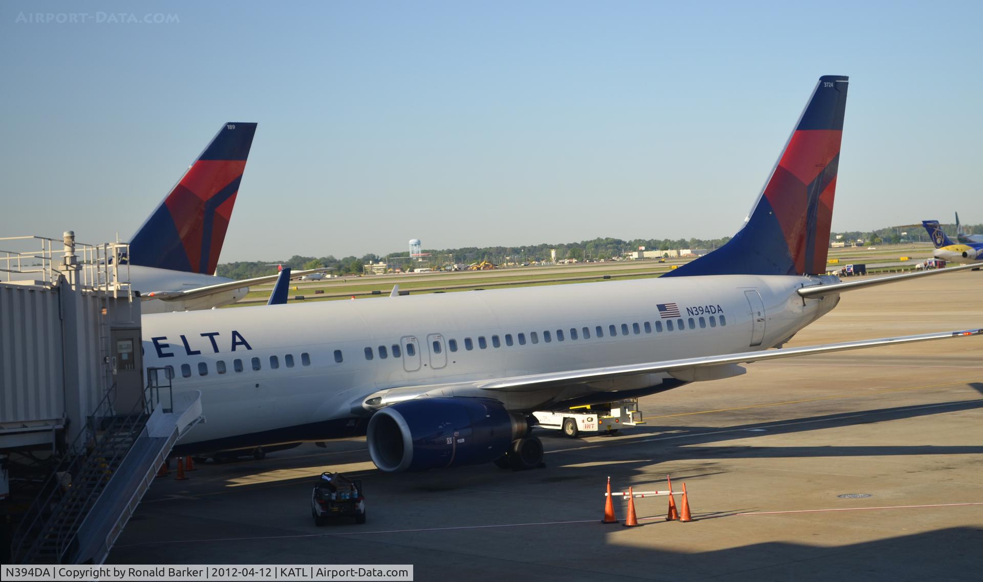 N394DA, 2000 Boeing 737-832 C/N 30562, ATL, GA