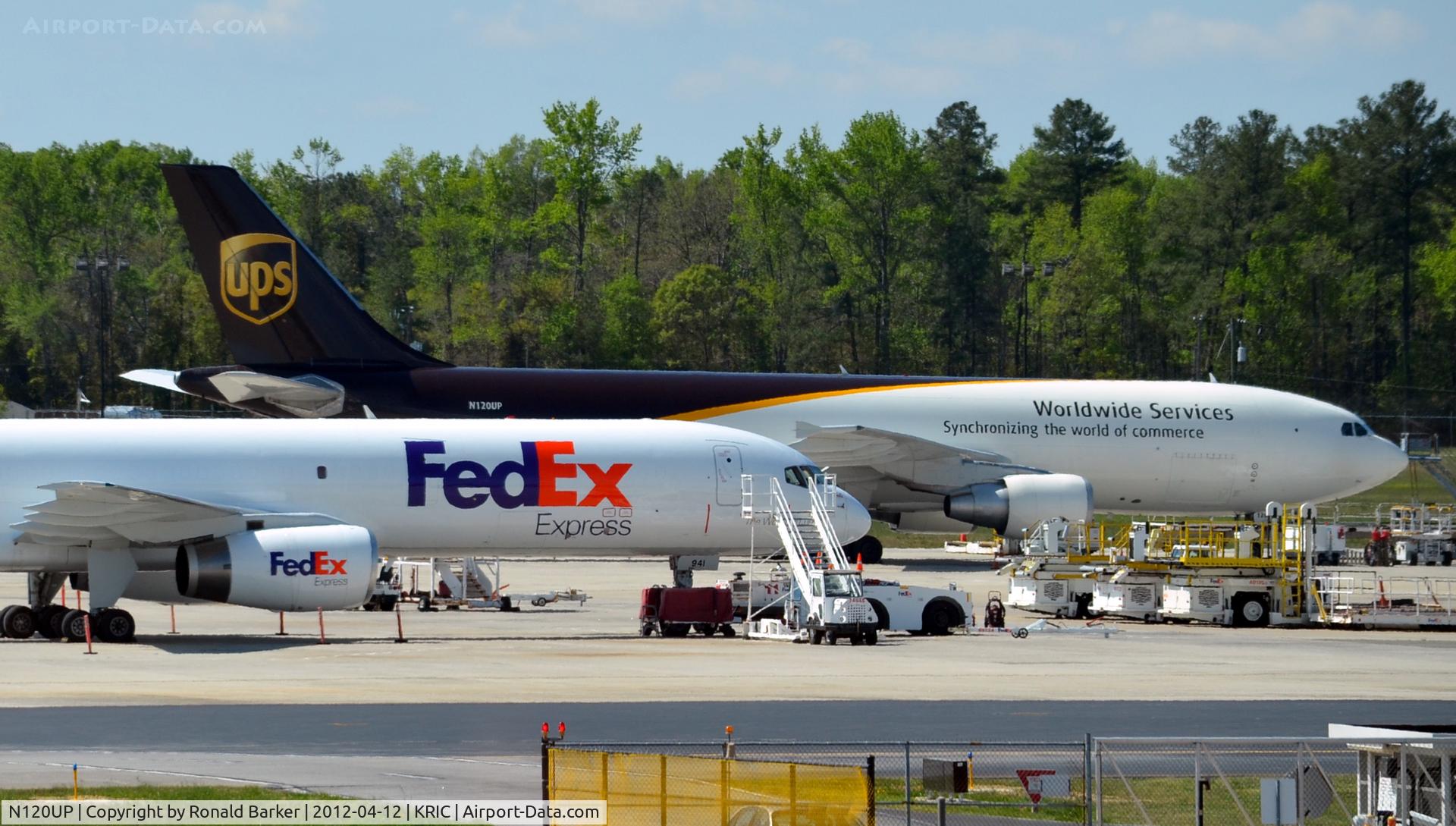N120UP, 2000 Airbus A300F4-622R C/N 0805, RIC, VA
