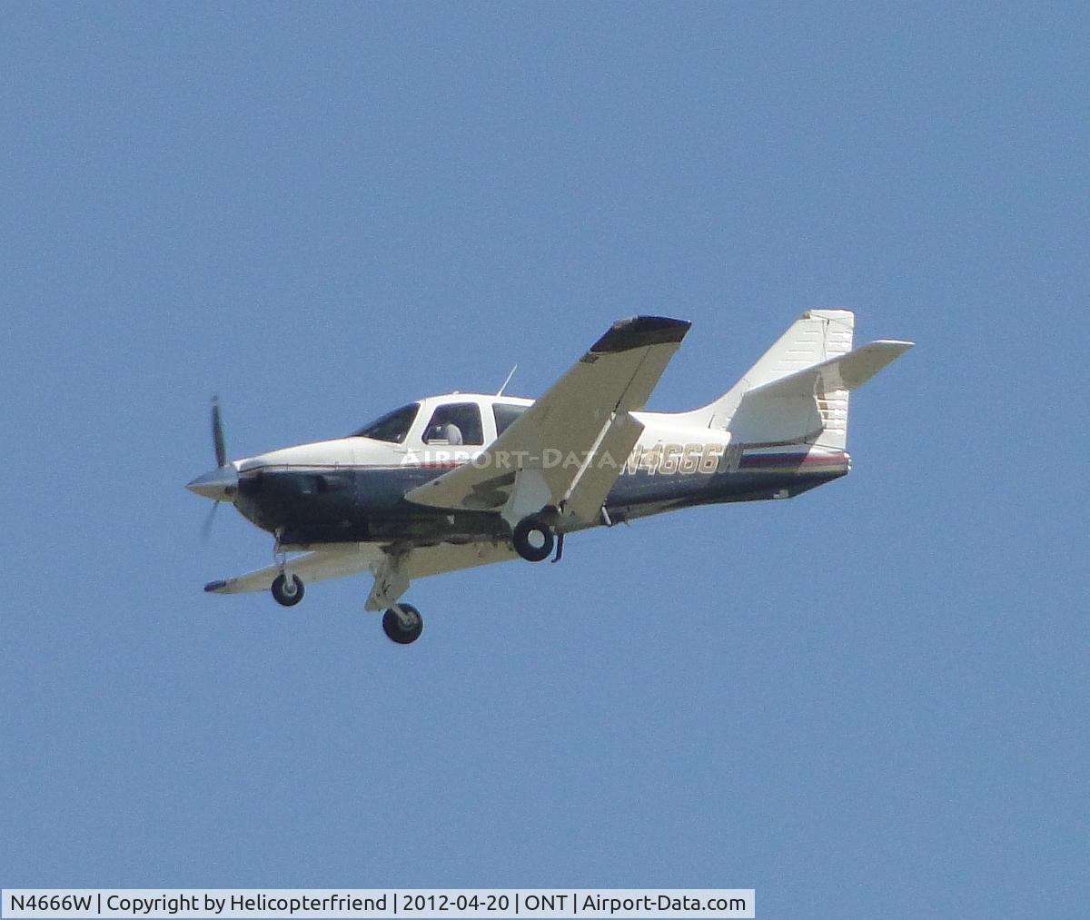 N4666W, 1979 Rockwell International 112TCA Commander C/N 13303, On final nearing the outer fence