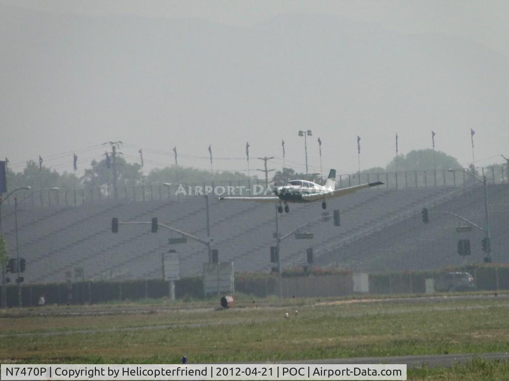 N7470P, 1961 Piper PA-24-250 Comanche C/N 24-2661, On final for 26L