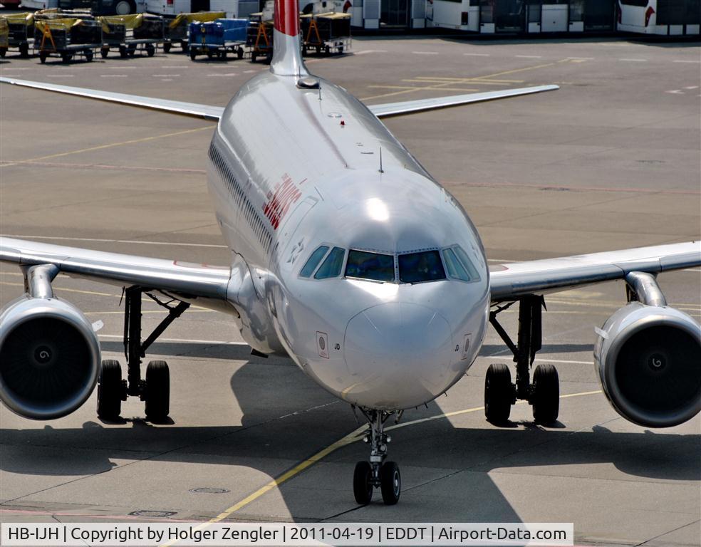 HB-IJH, 1996 Airbus A320-214 C/N 574, Turn in to parking position....