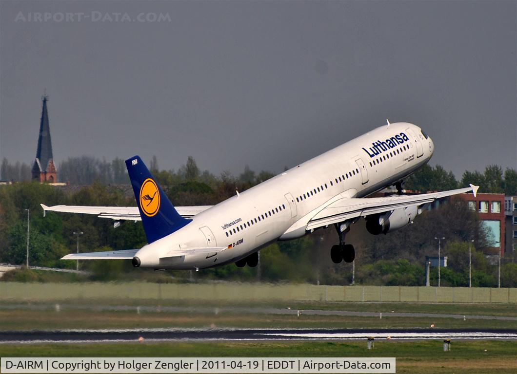 D-AIRM, 1994 Airbus A321-131 C/N 0518, Leaving TXL in eastwardly......