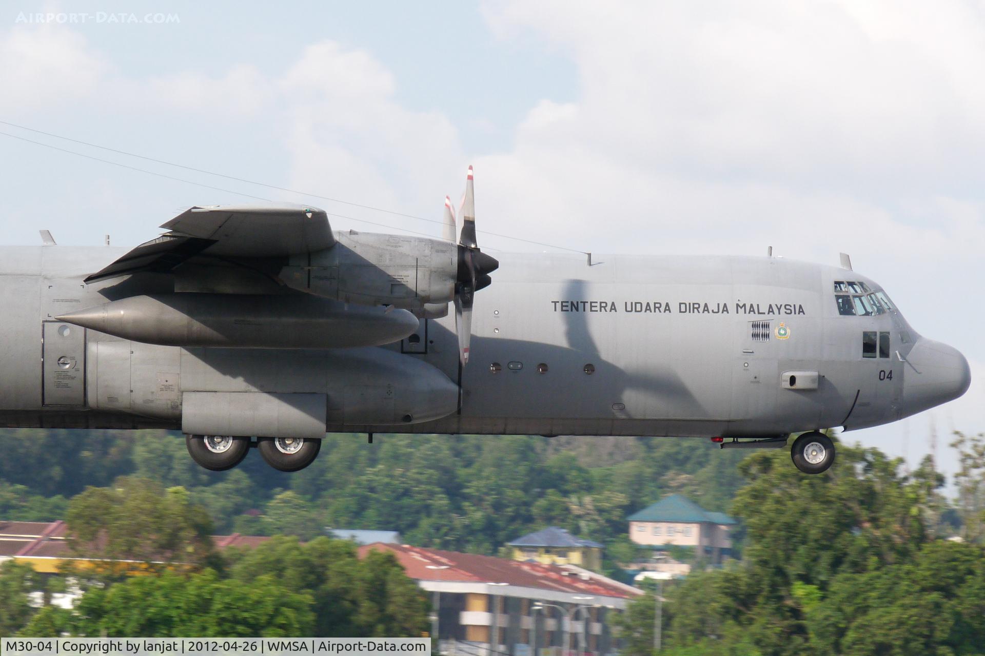 M30-04, 1976 Lockheed C-130H Hercules C/N 382-4685, Close up...
