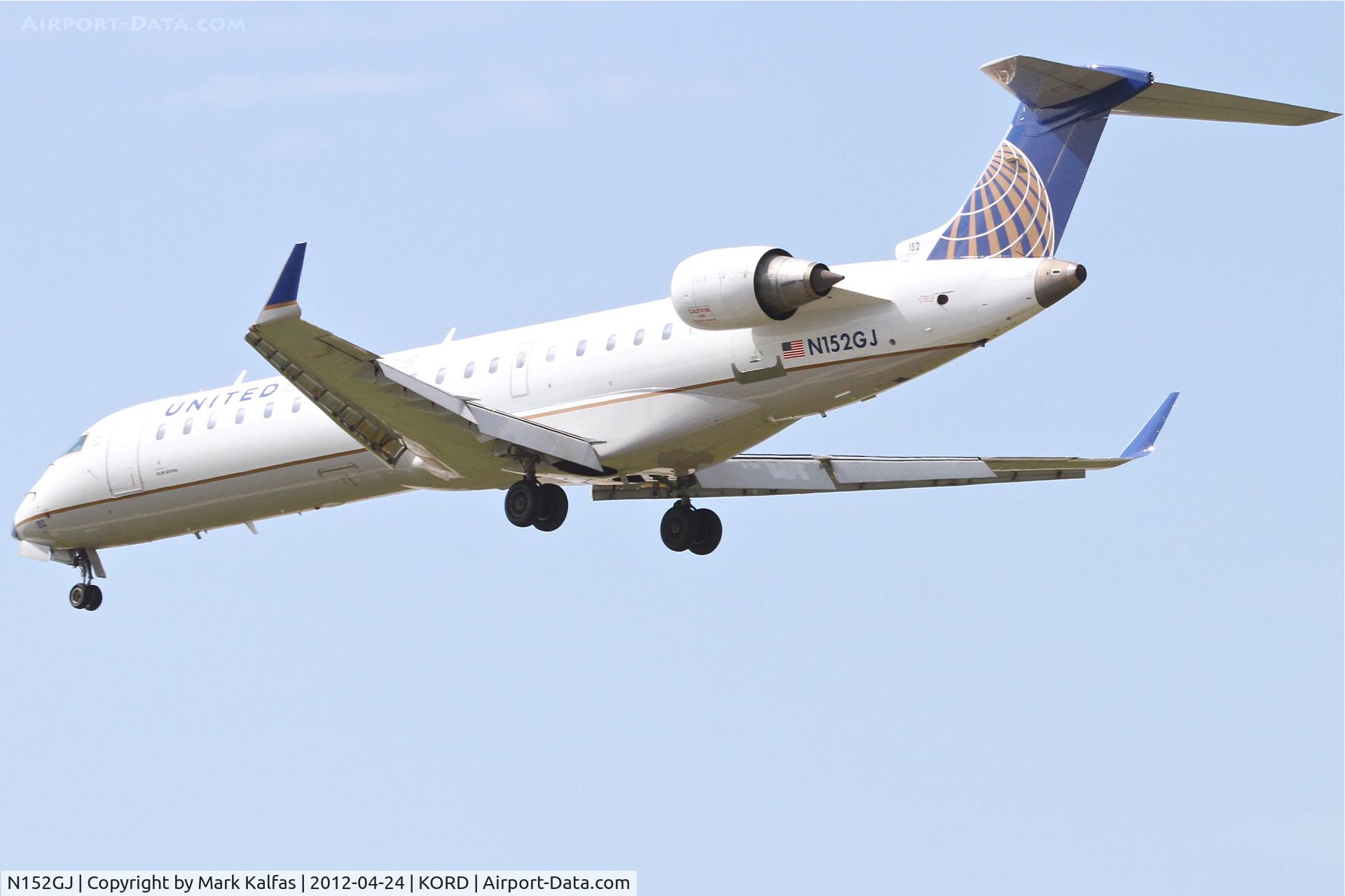 N152GJ, 2005 Bombardier CRJ-702 (CL-600-2C10) Regional Jet C/N 10218, GoJet Airlines Bombardier CL-600-2C10, GJS3619 arriving from Bradley International/KBDL, RWY 28 approach KORD.