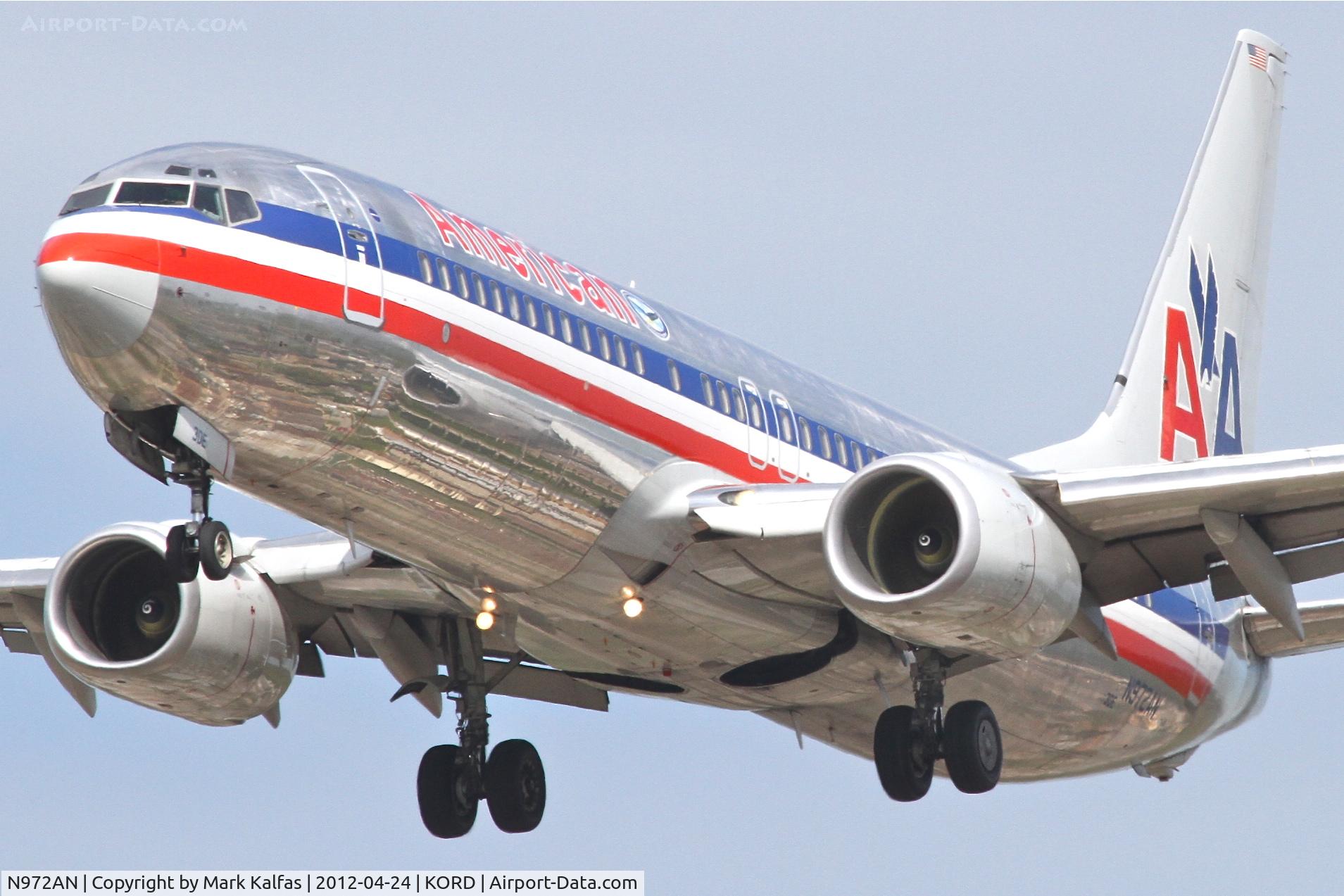N972AN, 2001 Boeing 737-823 C/N 30097, American Airlines  Boeing 737-823, AAL1612 arriving from San Francisco International/KSFO, RWY 28 approach KORD.