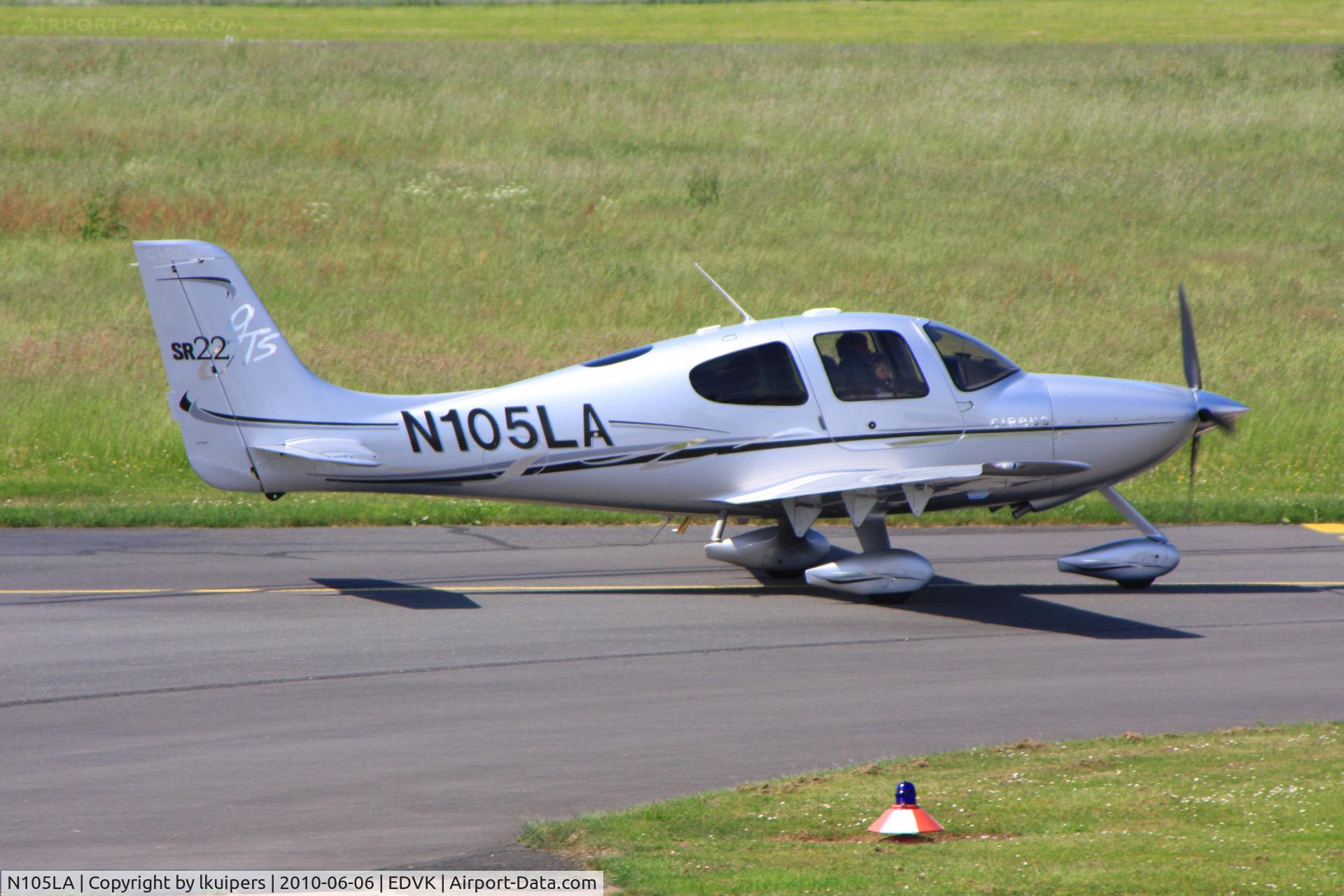 N105LA, Cirrus SR22 C/N 2345, Taxiing