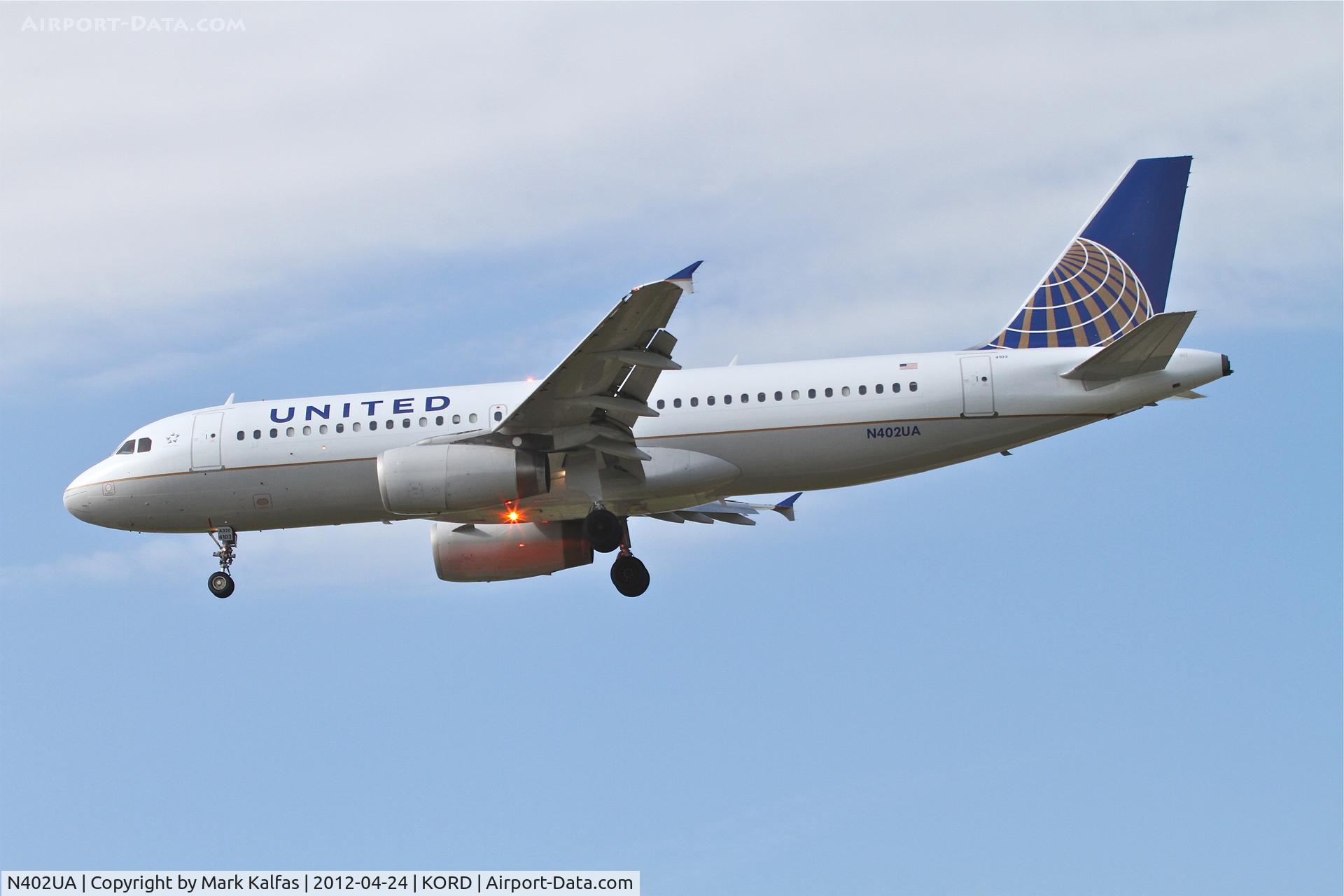 N402UA, 1993 Airbus A320-232 C/N 439, United Airlines Airbus A320-232, UAL792 arriving from Cancun Int'l/MMUN, RWY 28 approach KORD.