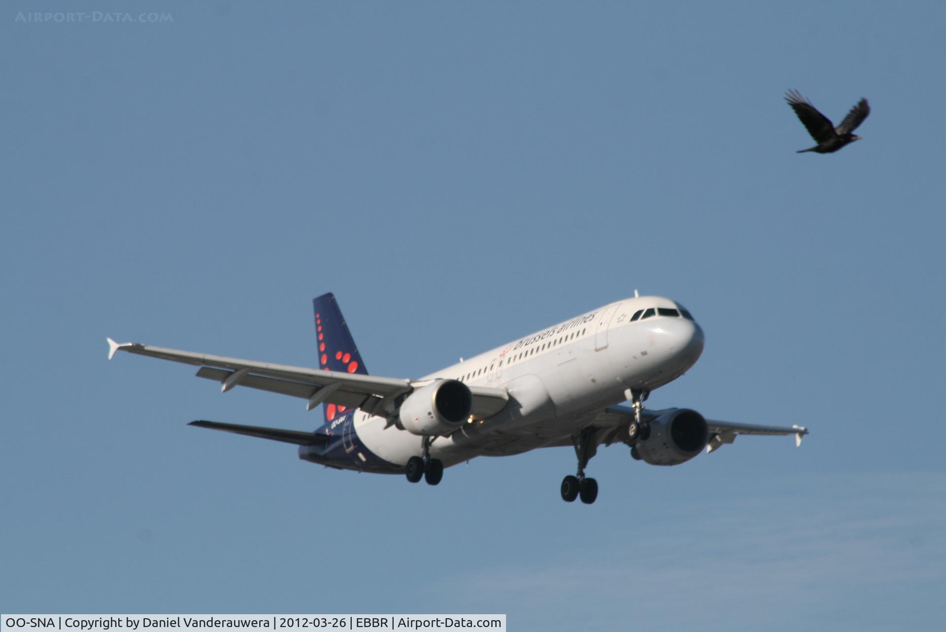 OO-SNA, 2001 Airbus A320-214 C/N 1441, On approach to RWY 02