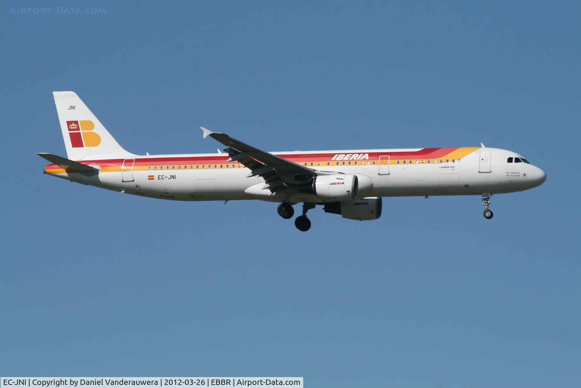 EC-JNI, 2004 Airbus A321-211 C/N 2270, Arrival of flight IB3206 to RWY 02