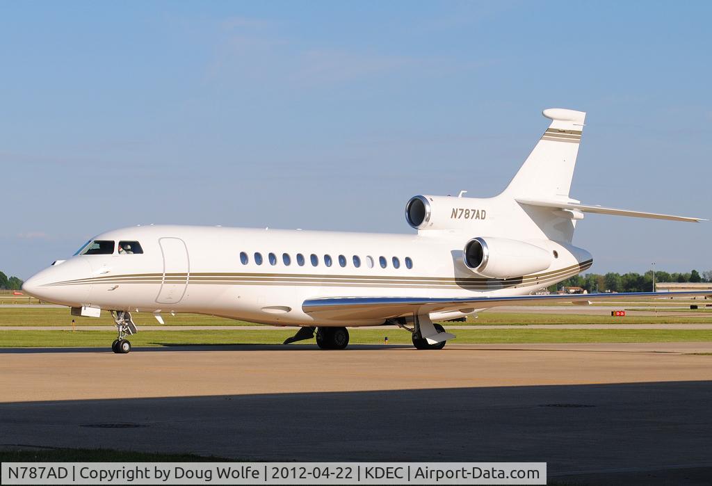 N787AD, 2009 Dassault Falcon 7X C/N 73, Archer Daniels Midland corporate jet in Decatur, Illinois.